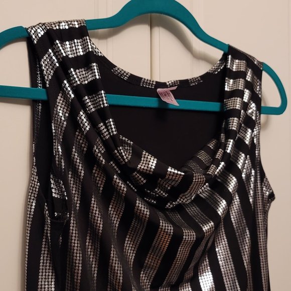 💖2 for $30!💖  Just One Silver and Black Cowl Neck Tank Top - Picture 4 of 6
